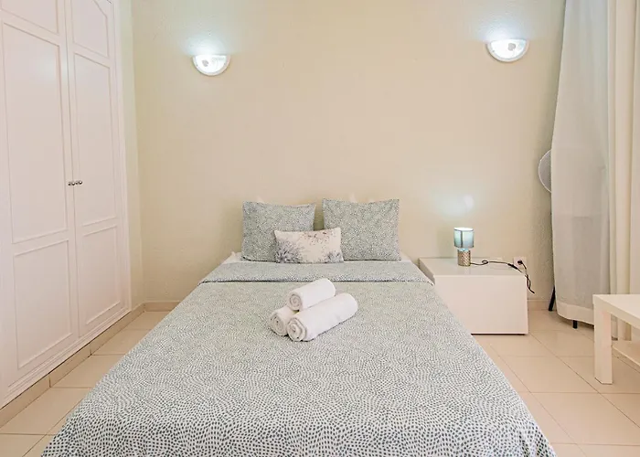 Lägenhet Paradise Court