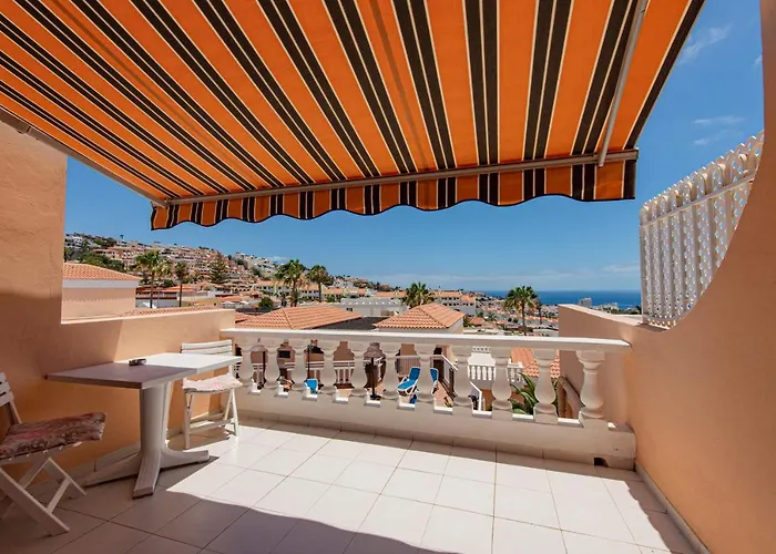 Paradise Court アデヘ