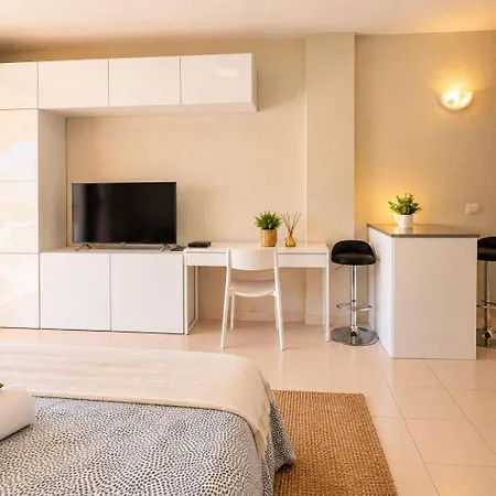 Apartament Paradise Court